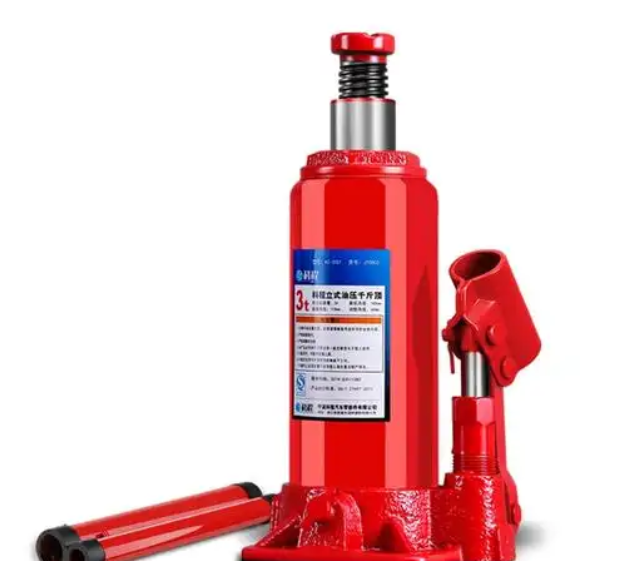 What is the specific working process of a hydraulic jack